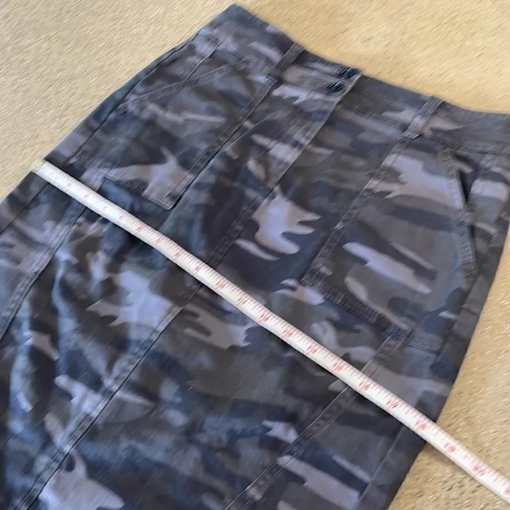 LOFT gray black camouflage print pencil skirt sz 2